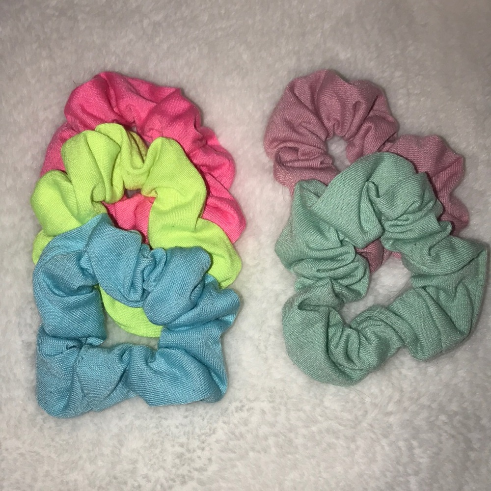 SCRUNCHIES!